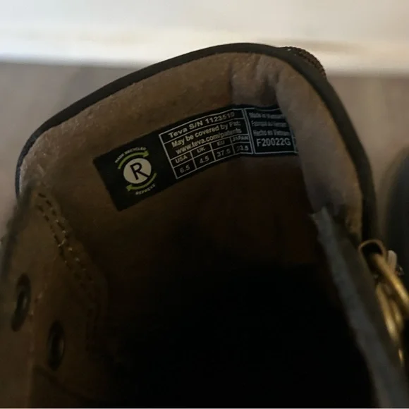Brand New Teva Midform Boot 6.5 - Picture 5 of 11